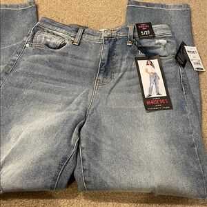 NWT Celebrity Pink Curvy Hi-Rise 90's Jean distressed size 5/27